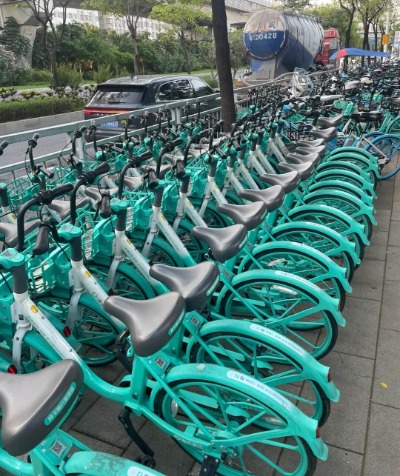 The neatly arranged shared bicycles in China.